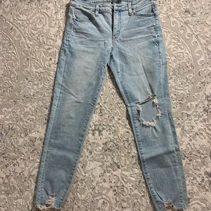 Size 8 American Eagle distressed light jeans
